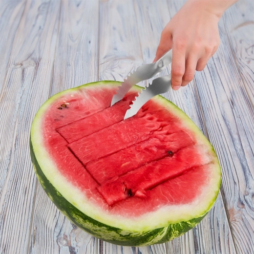 Krajalnica i szczypce do serwowania w jednym