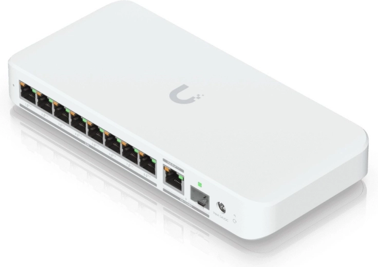 8× port 2,5GbE dla szybkiej sieci przewodowej