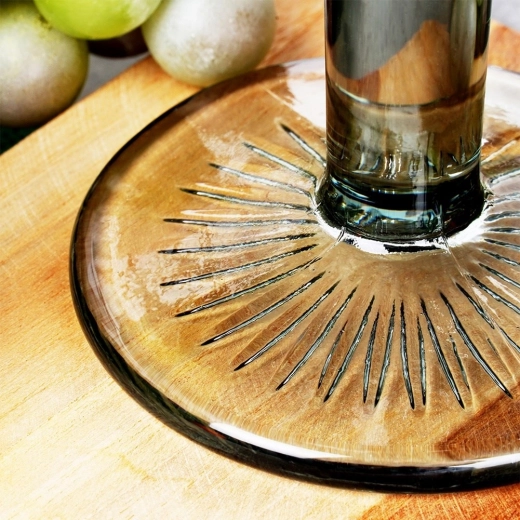 Stabilna podstawa i wygodny chwyt