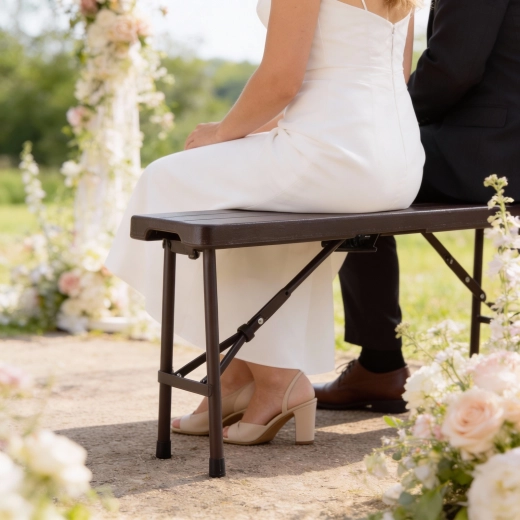 Stabilna stalowa rama z wzmocnieniami