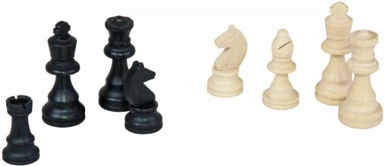 Kompletny zestaw drewnianych figur