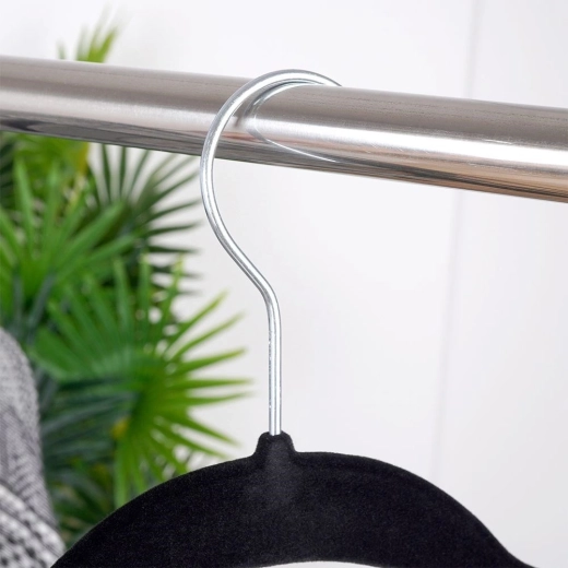 Antypoślizgowy aksamit chroni ubrania