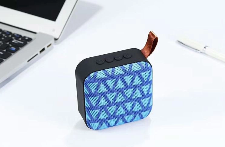 Radio FM i odtwarzanie z USB/MicroSD