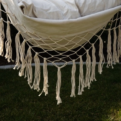 Styl boho z dekoracyjnymi frędzlami
