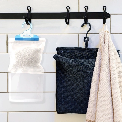 Wisząca konstrukcja oszczędza miejsce