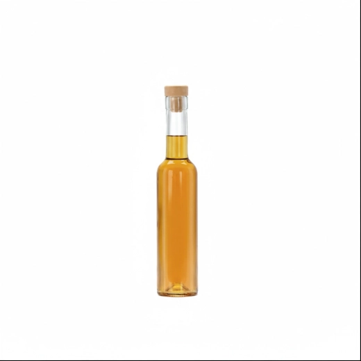 Smukły kształt dla wygodnego nalewania i przechowywania