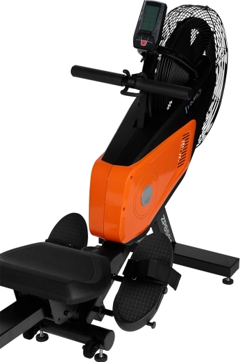 Czytelny komputer LCD z kluczowymi metrykami