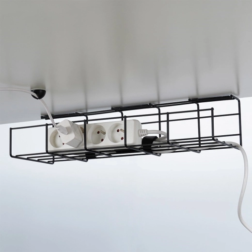 Porządek i bezpieczeństwo pod biurkiem