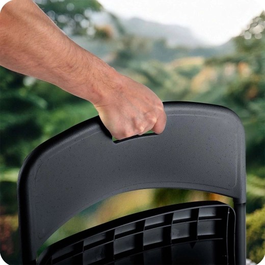 Łatwe przenoszenie dzięki zintegrowanemu uchwytowi