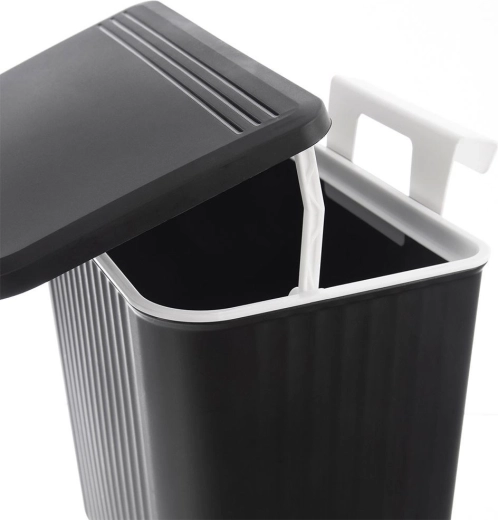 Zamykane wieko przeciw zapachom