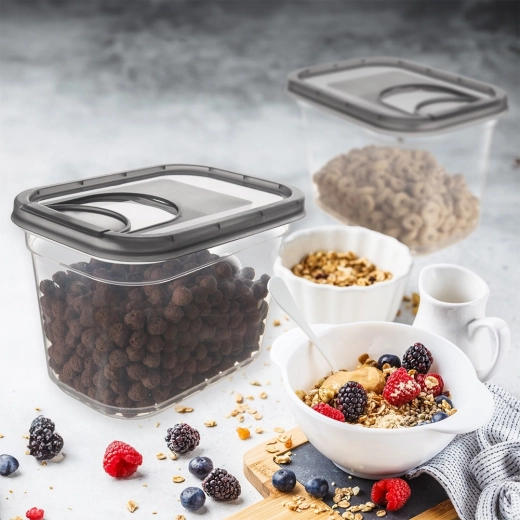 Świeżość i porządek w spiżarni