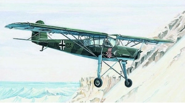 Model Fieseler FI-156 Storch 13,8 × 19,6 cm w pudełku 25 × 14,5 × 4,5 cm