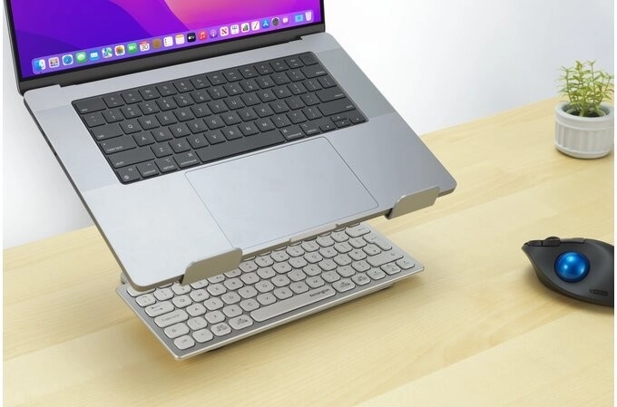 Lepsze chłodzenie i więcej miejsca na biurku