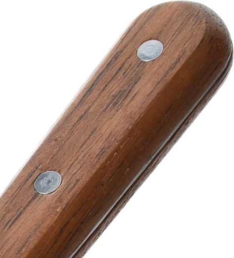 Wytrzymała rękojeść z podwójnym nitowaniem