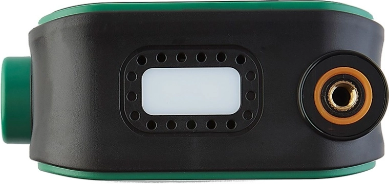 Powerbank i latarka LED w podróży