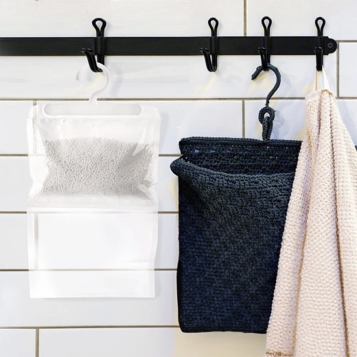 Łatwe zawieszenie w szafie i łazience