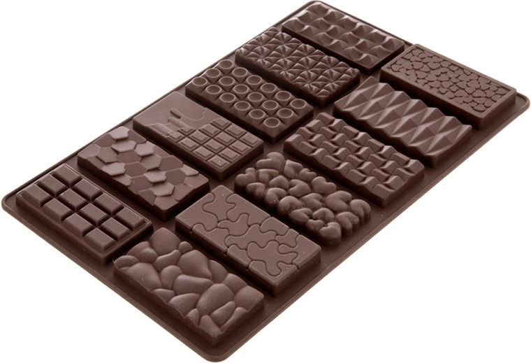 12 mini tabliczek z różnymi reliefami