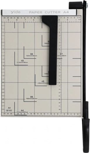 Wytrzymała metalowa konstrukcja z ostrzem ze stali nierdzewnej