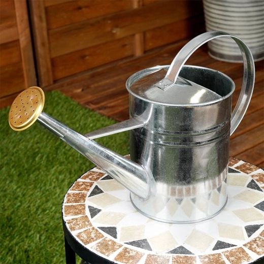 Wygodne napełnianie i precyzyjne podlewanie