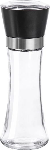 Przezroczyste szkło i czysty stół