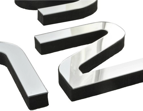 Eleganckie lustrzane cyfry 3D