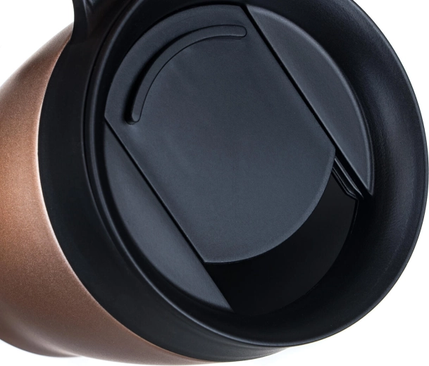 Praktyczna pokrywka z zasuwanym zamknięciem