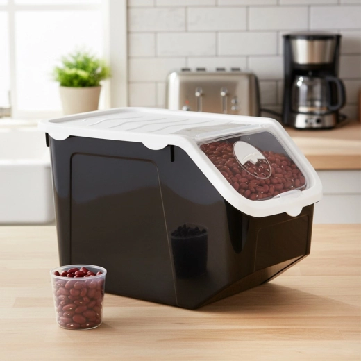 Łatwe dozowanie dzięki uchylnej klapce