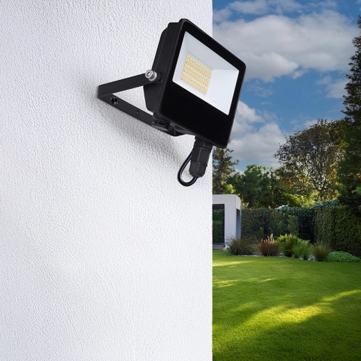 Odporność do zastosowań zewnętrznych: IP65 i aluminiowa obudowa
