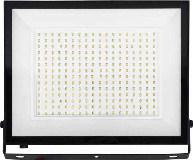 Szeroki kąt 120° dla równomiernego oświetlenia