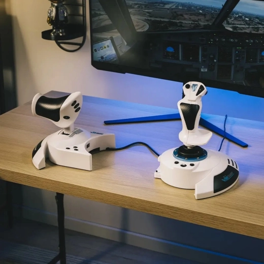 Dostosuj opór joysticka i ergonomię