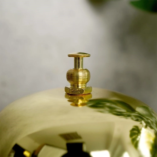 Wytrzymała metalowa konstrukcja bez sprężyn