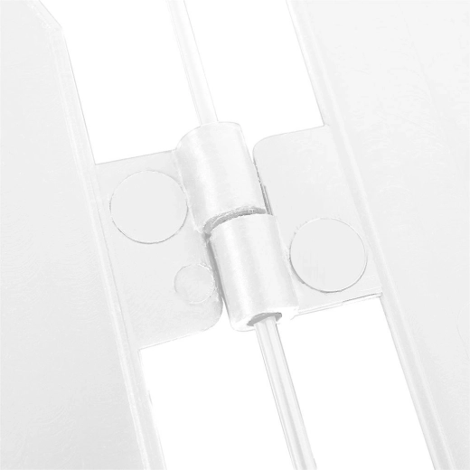 Wytrzymały materiał z metalowymi łącznikami