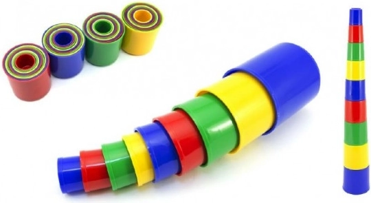 Kolorowa piramida do układania z kubeczków