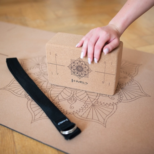 Korkowy klocek do jogi dla stabilności i głębszego rozciągania