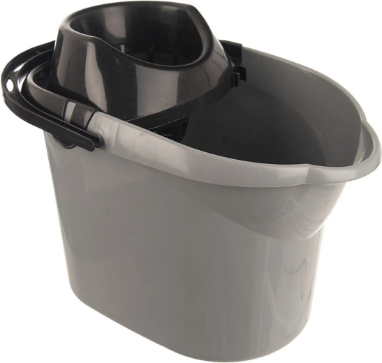 Wyjmowany wyciskacz dla bardziej suchego mopa