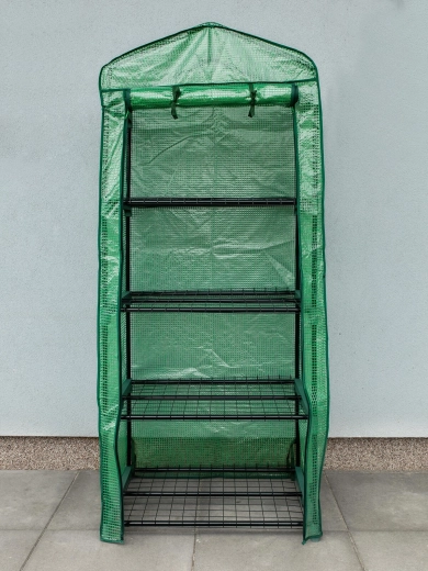 Cztery półki oszczędzające miejsce