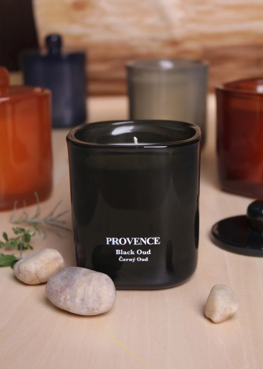 Aromatyczna świeca w szkle Provence black oud 25 h