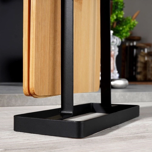 Stabilny i oszczędzający miejsce stojak