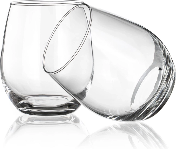 Uniwersalny kształt do wody, soków i koktajli