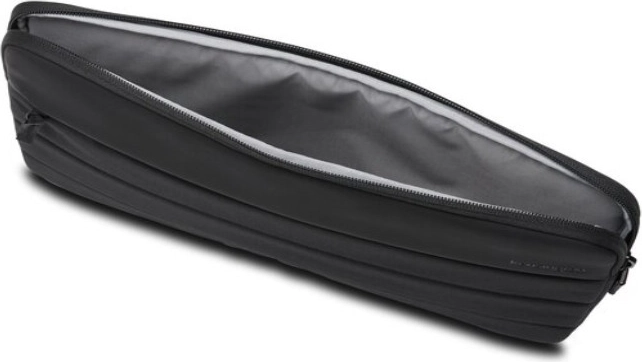 Praktyczna przednia kieszeń i wysokiej jakości zamki