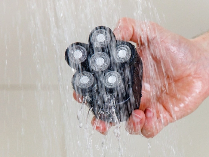 Wodoodporność IPX6 do golenia na sucho i mokro