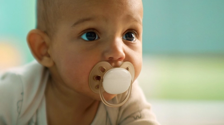 Ortodontyczny silikonowy smoczek dla naturalnego rozwoju