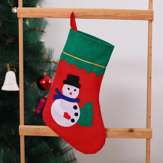 Przyjemny filc i łatwe zawieszanie