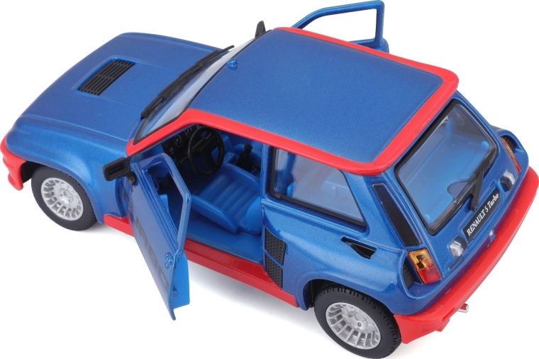 Otwierane drzwi i realistyczne wnętrze