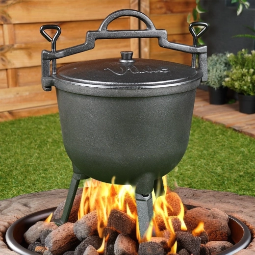 Stabilny trójnóg do bezpiecznego gotowania nad ogniem