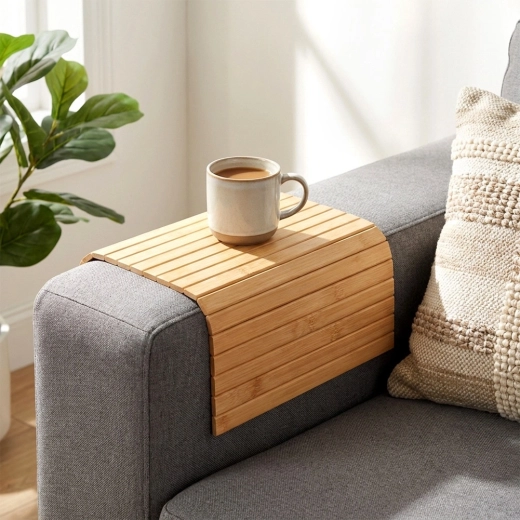 Stabilna powierzchnia na oparcie sofy