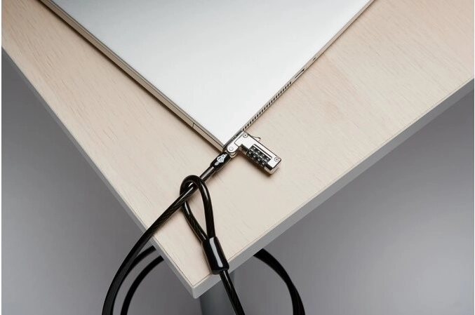 Smukła głowica zamka i nieblokowane porty