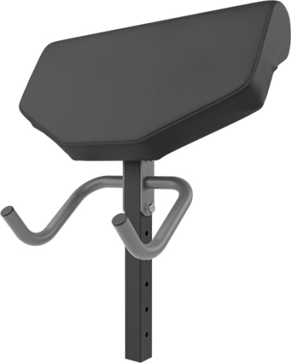 Precyzyjna izolacja bicepsów i tricepsów