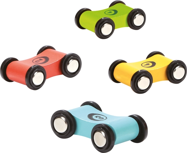 Cztery wytrzymałe autka w zestawie