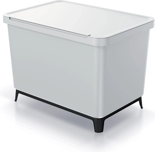 Stabilna podstawa i kompaktowy kształt